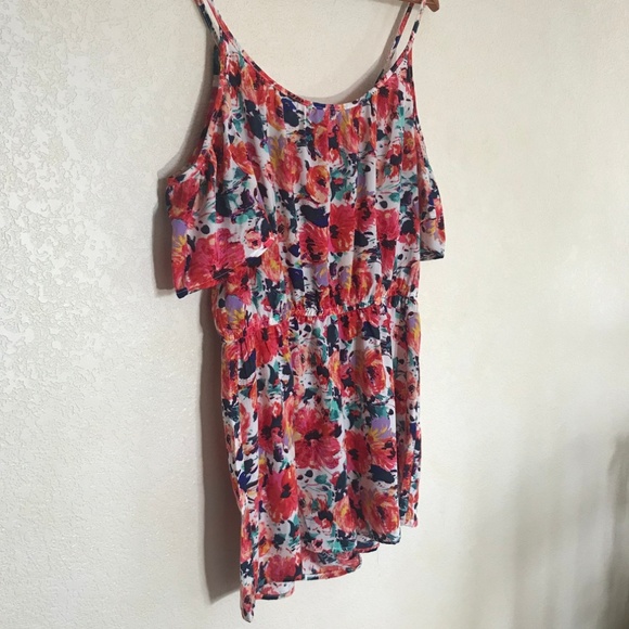 BNWT Floral Cold Shoulder Romper - Large - Picture 2 of 6